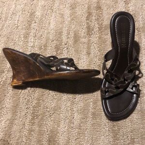 Ladies wedge size 9